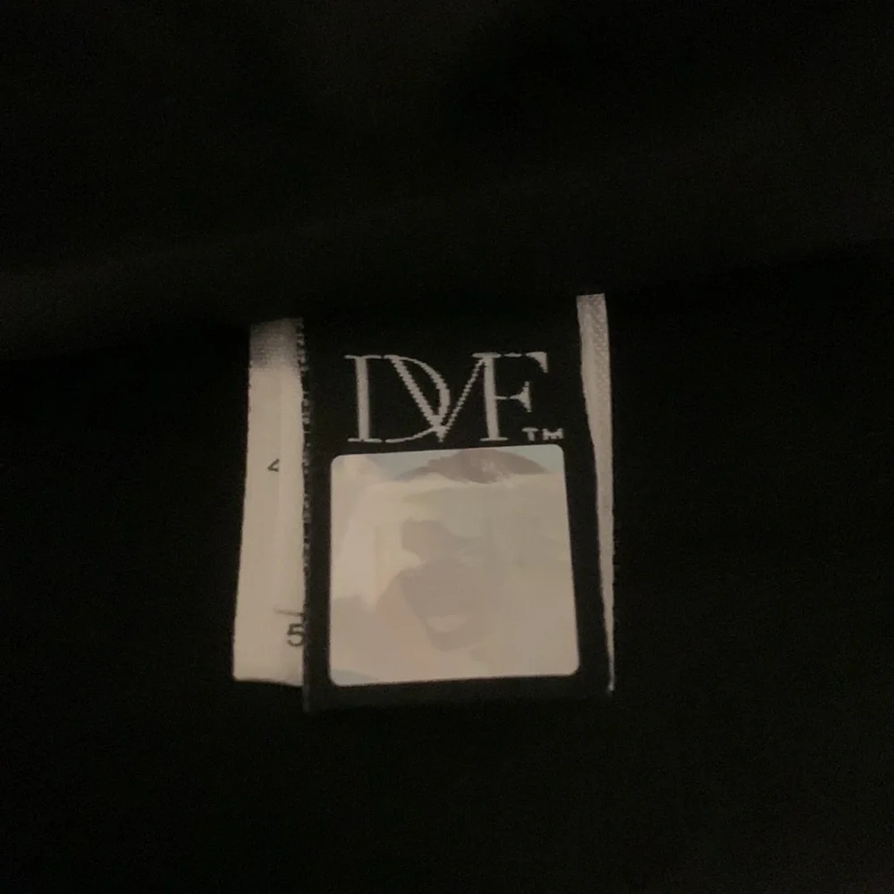 EUC silk blend Diane Von Furstenberg dress - Picture 12 of 12